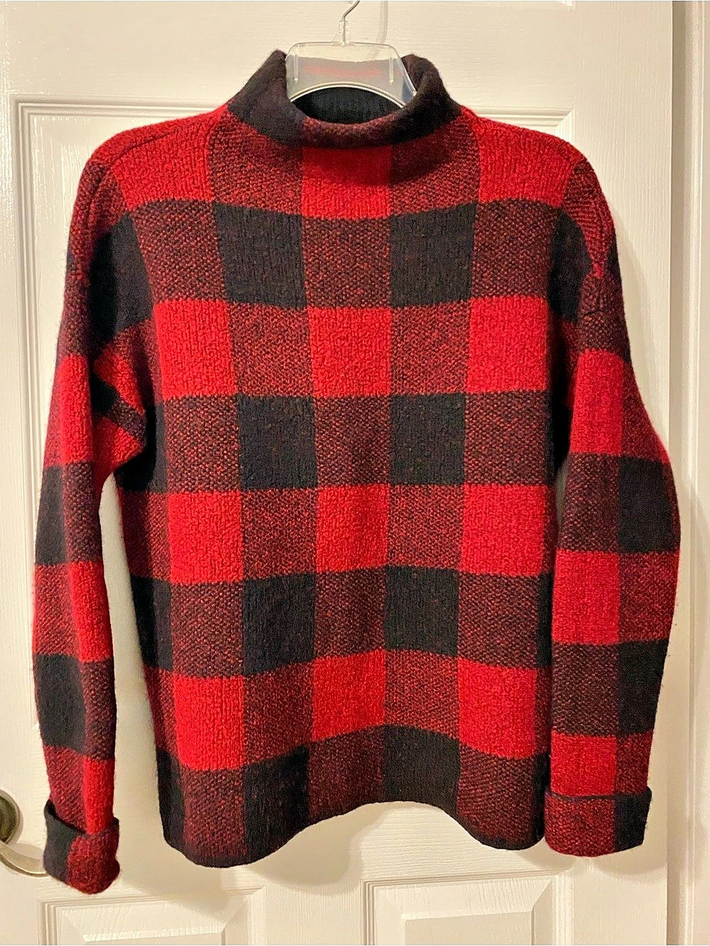 Tahari Buffalo Plaid Mock Neck Sweater in Red & Black Size Large